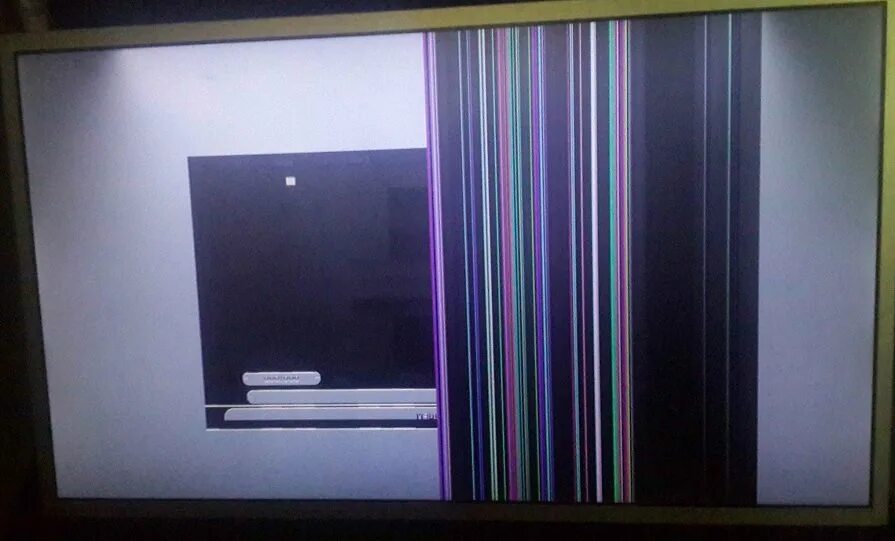 Разбили экран жк. Матрица на телевизор самсунг 55 сломалась. ЖК самсунг вертикальная полоса. Телевизор Samsung неисправная матрица. Телевизор самсунг повреждена матрица.