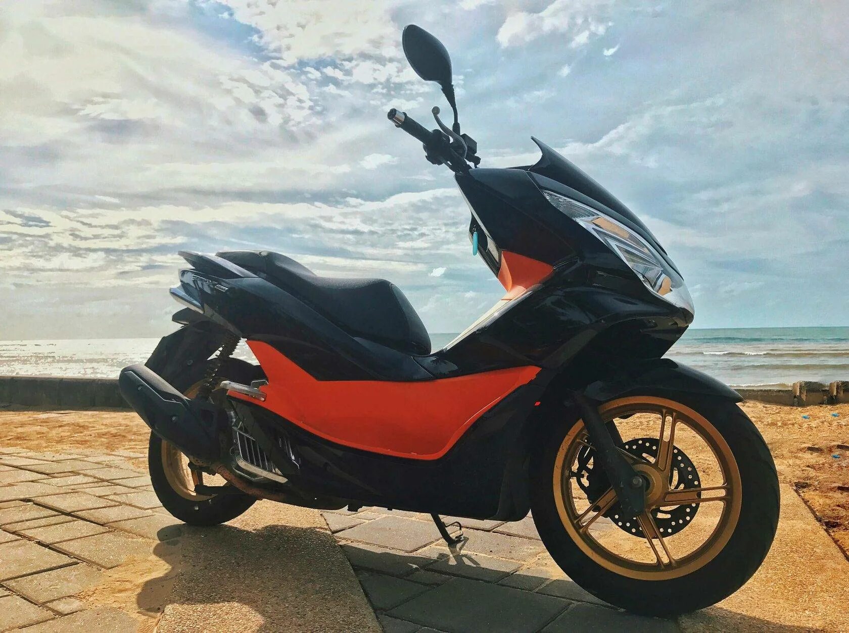 Скутер Honda PCX 150. Скутер 150 кубов Honda Пхукет. Крутой скутер. Красивый скутер. Самый лучший мопед