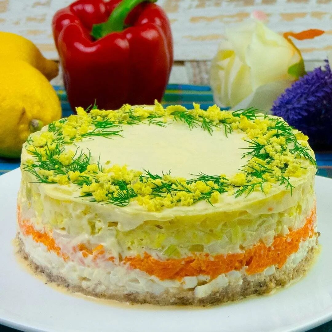 Салат получился вкусный. Салат Мимоза с сайрой. Салат Мимоза послойно. Салат слоёный Печёнкин. Салат с консервой рыбной Мимоза.