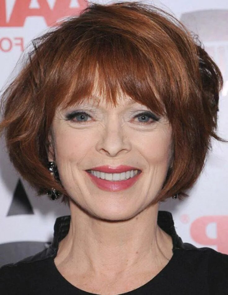 жанна кабанова. стрижки женские после 50 омолаживающие. стрижка каре пикси для женщин после 50. стрижка на средние волосы для женщин за 50. стрижки после 50 лет для женщин.