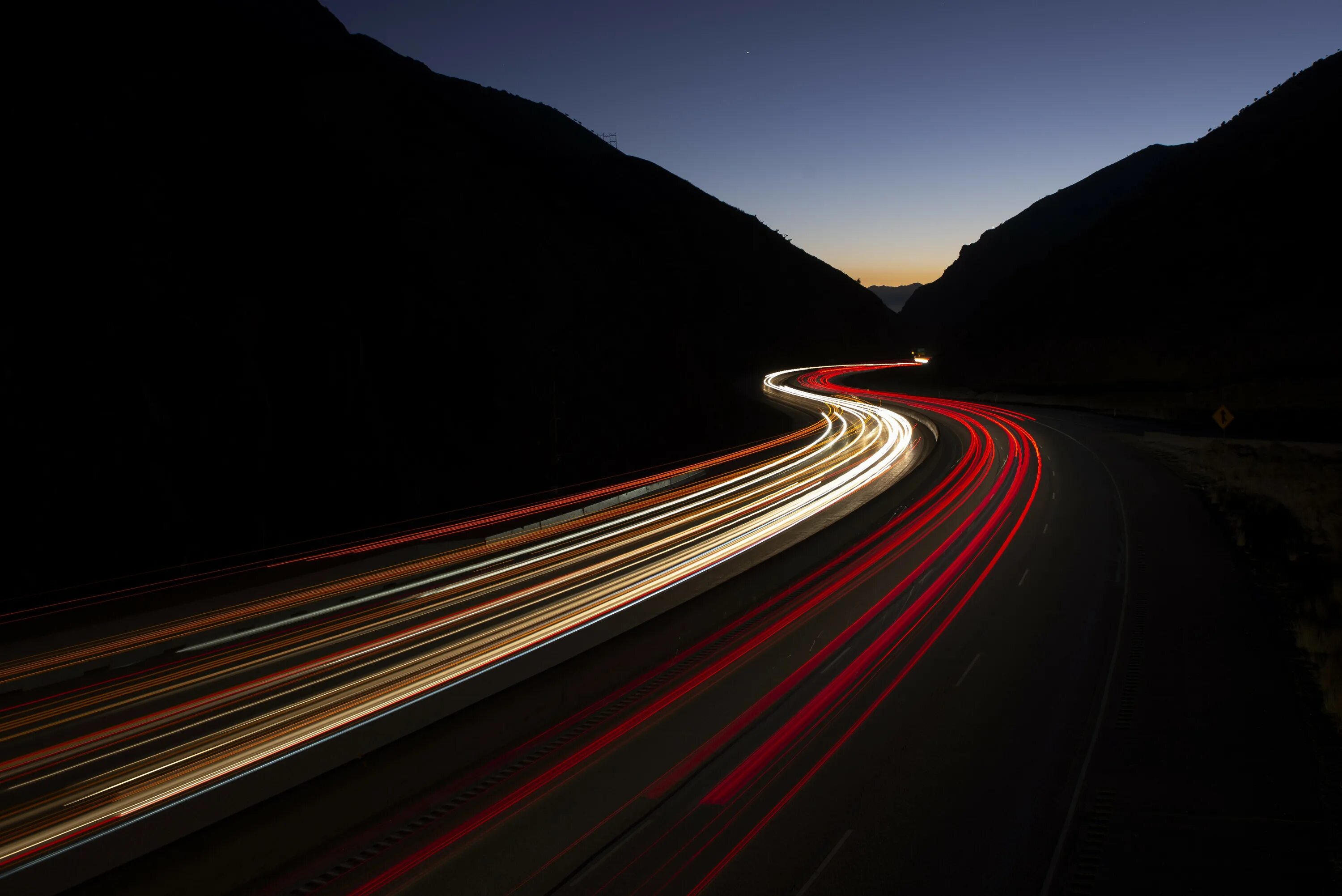 Дорога пятого класса. Дорога 4к. Light Trails. Car Light Trails. Long Road 4k.