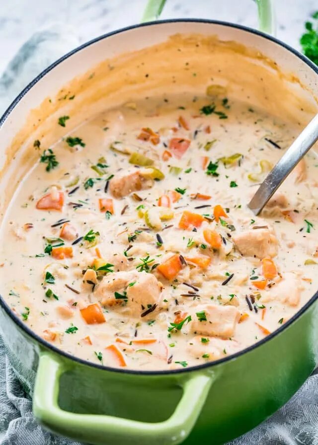 Суп с индейкой и сыром. Сливочный суп. сливочный суп с индейкой. сырный суп с лангустинами. сливочный супчик.