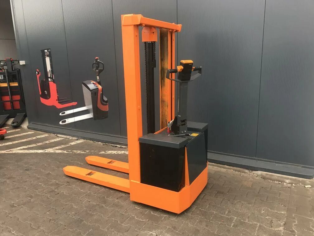 Штабелер самоходный электрический zowell xr2030. Технический штабелер. Технический штабелер. Электроштабелер heli/warun cdd12jli m300. Технический штабелер.