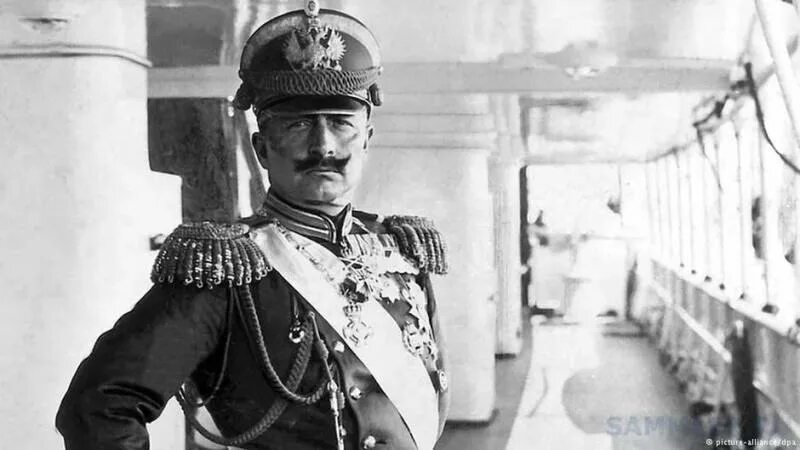Tsar Nicholas II and King George V; Wilhelm II (via public domain) Tsar nicholas