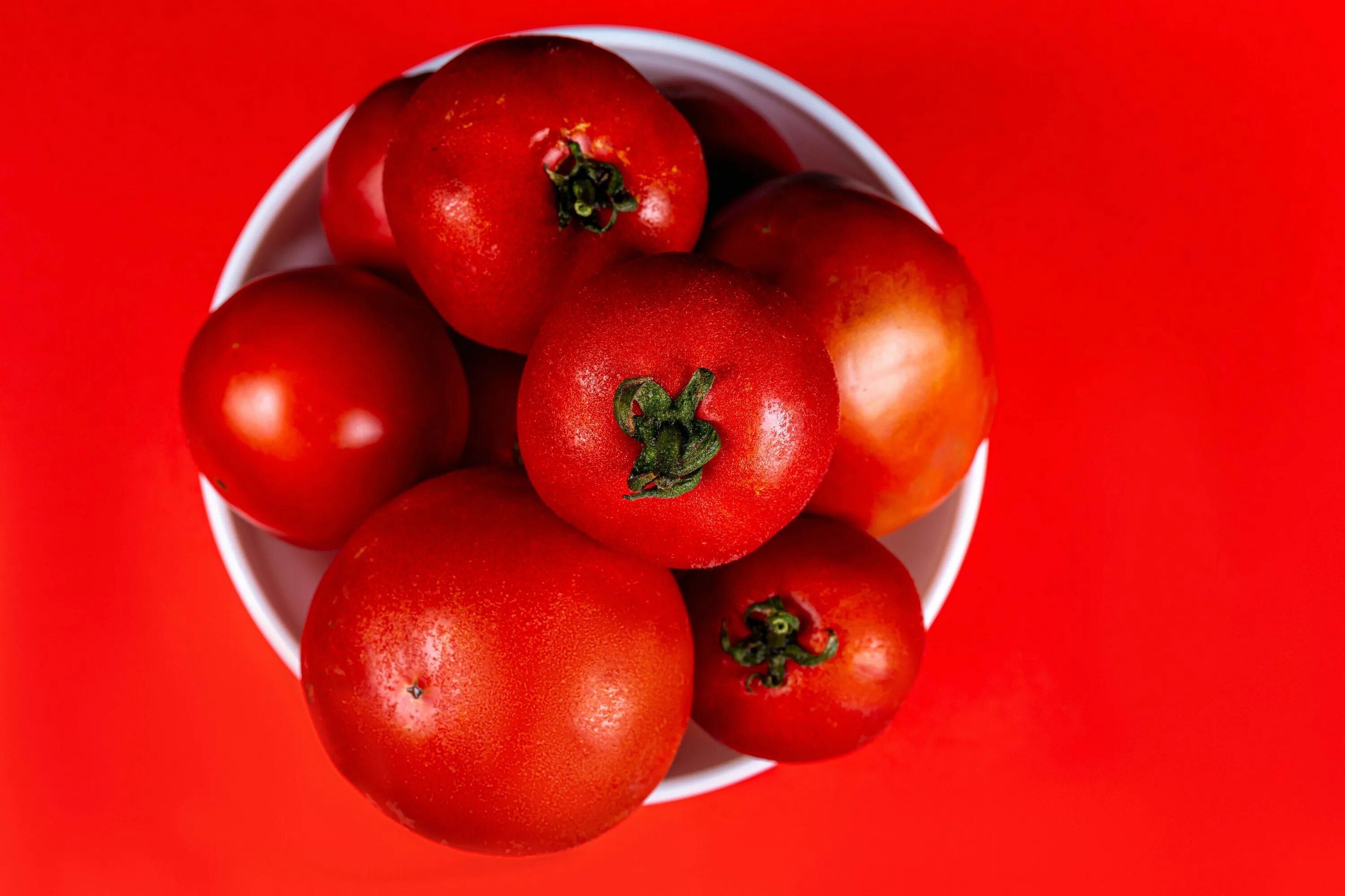 Tomato red. Красный помидор. Овощи красного цвета. Крупные помидоры. Помидоры красные крупные.