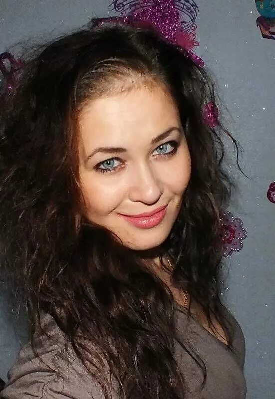 Снежана зайцева одесса. Оцени девушку. Оцени девочку. Девушка оценивает. Анастасия климова санкт-петербург.