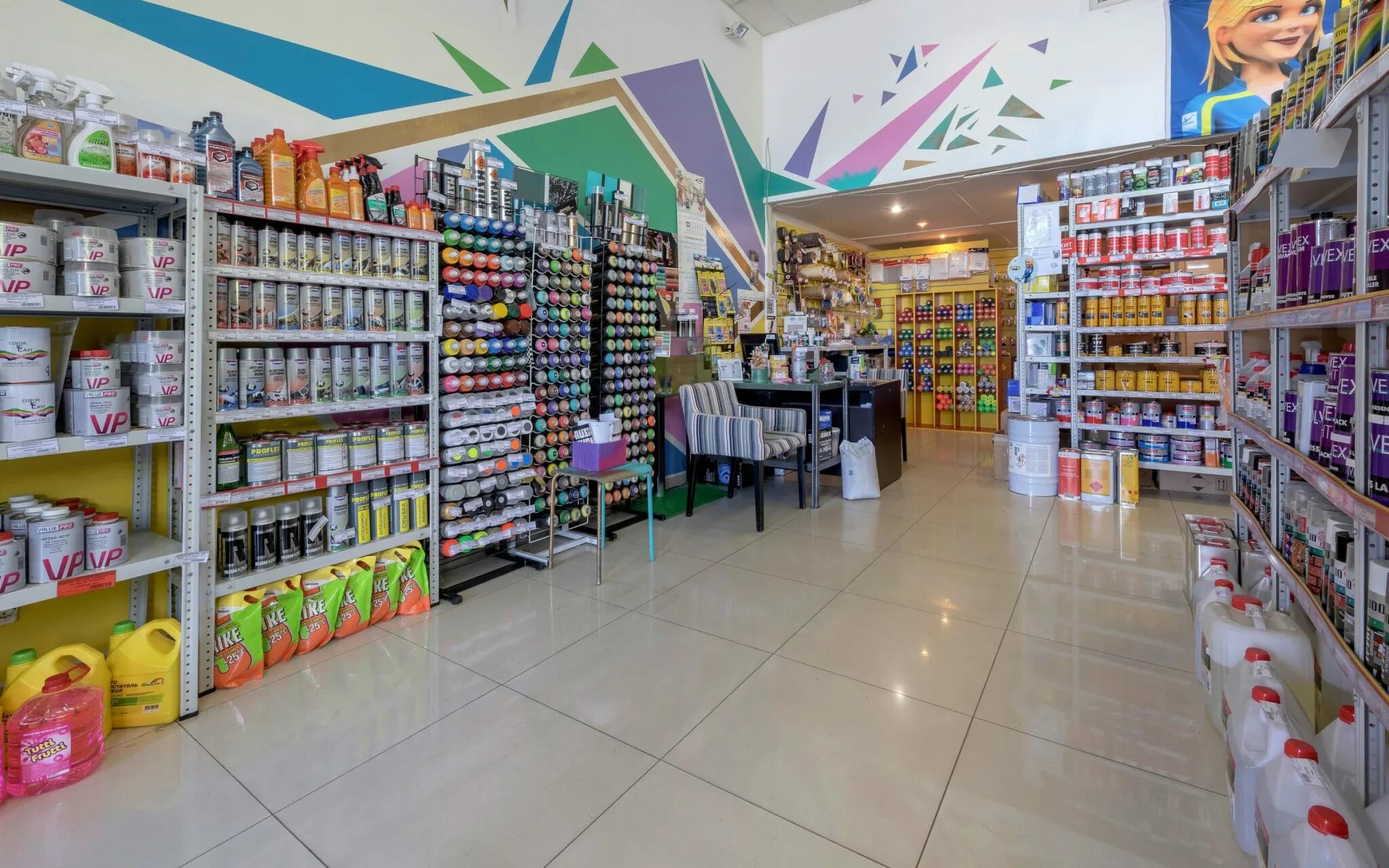 Колеровочный центр швецова 41. Покрашенные стены в квартире. Краска для стен. Шелковая штукатурка victoria du monde versailles ii. Материалы для интерьера.