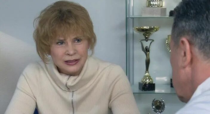 Королева льда фильм 2008. Королева льда фильм 2008. Королева льда фильм 2008 кадры. Татьяна догилева в фильме королева льдах. Королева льда 2008.