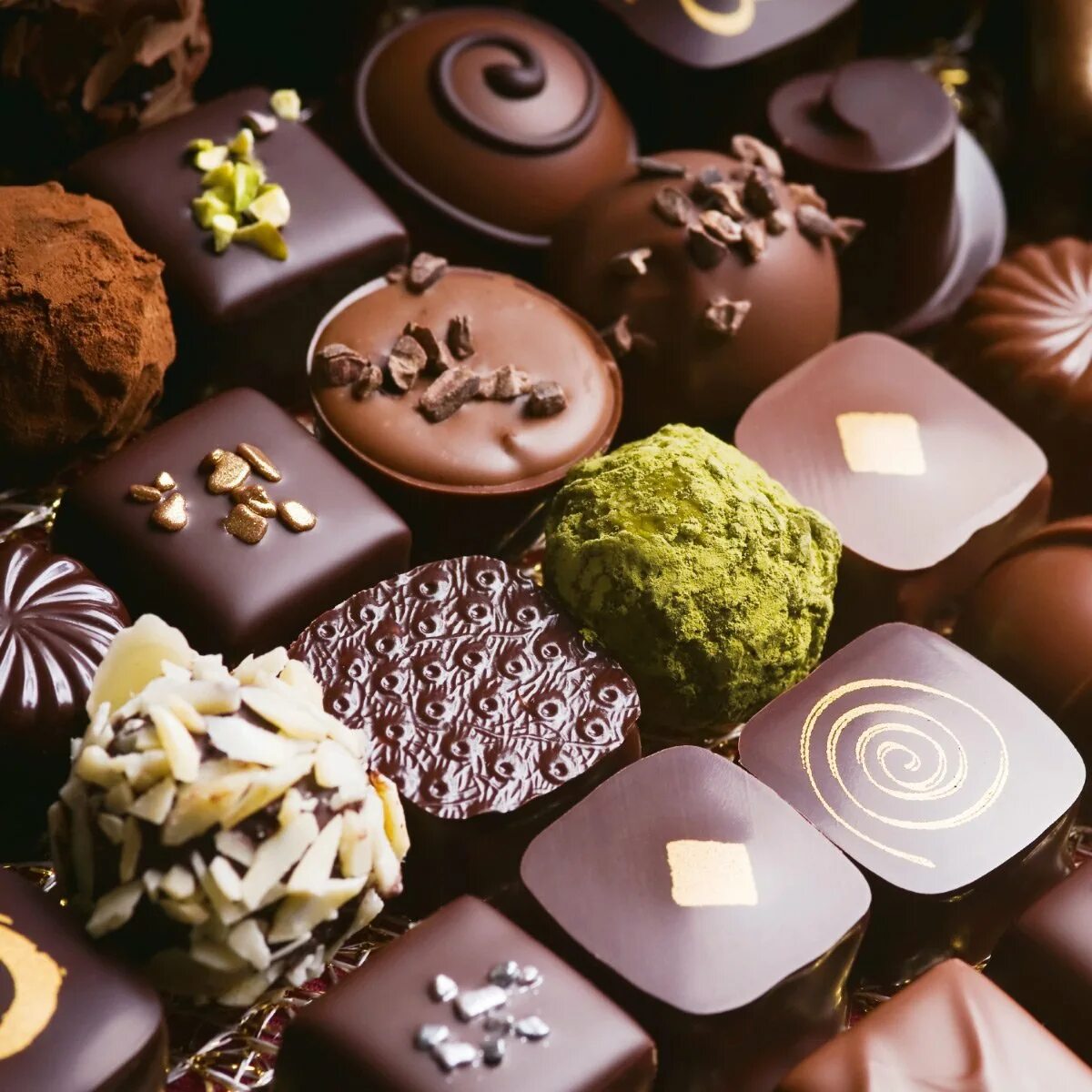 Пралине (бельгийский шоколад). Красивые конфеты. Необычные шоколадные конфеты. Круглые шоколадные конфеты. Снится ем сладкое