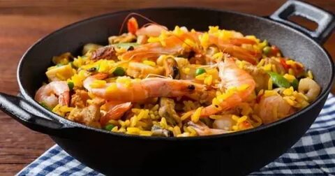 Паэлья с креветками и овощами