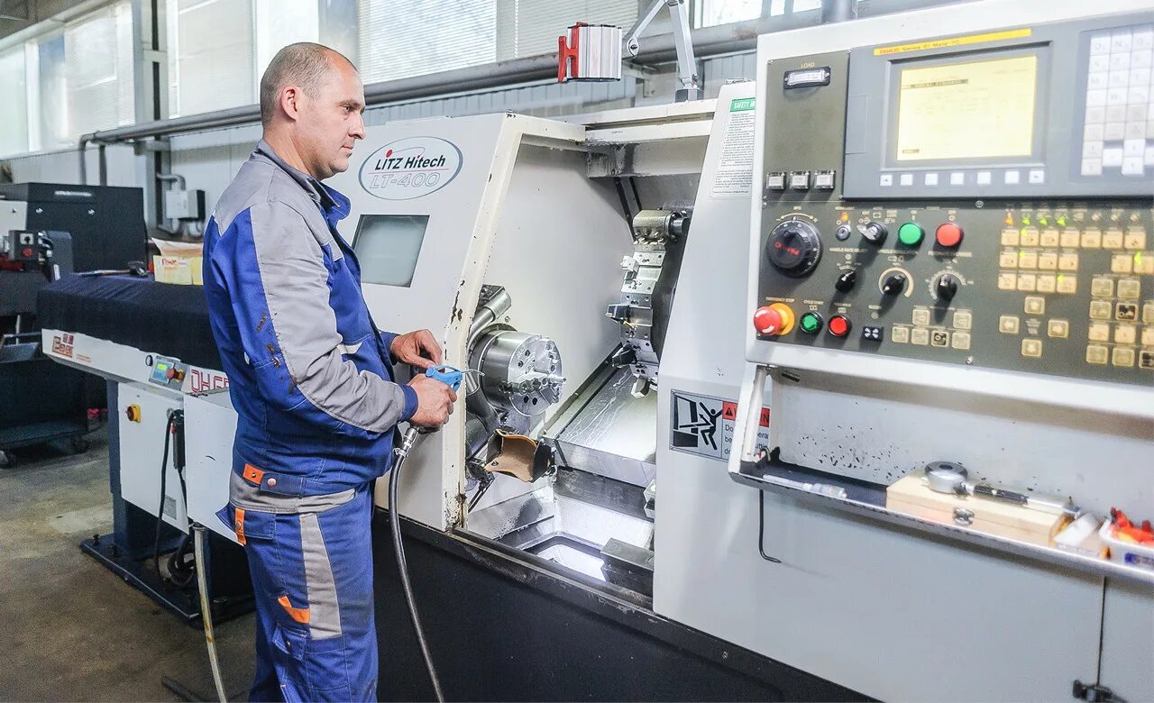 Директор аквамаш волгоград. Сергей курск композит. Аквамаш волгоград официальный сайт. Аквамаш волгоград вакансии. Авиценна нижневартовск медицинский центр.