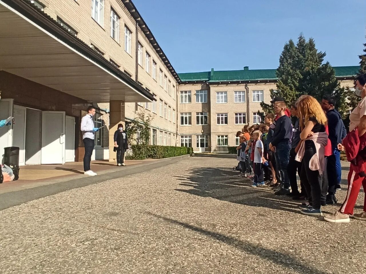 интернаты города. санаторная школа-интернат в г калининске саратовской области. школа-интернат 2 вышний волочек. школа 1 город грязи. обоянская школа интернат 4.