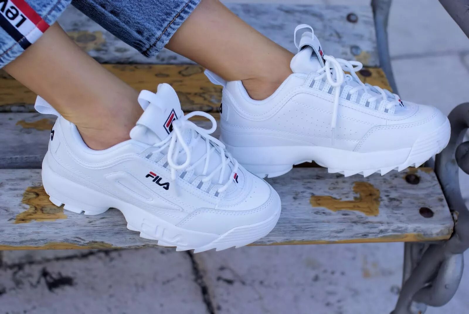 Fila Disruptor белые. Fila est 1911 кроссовки. Кроссовки женские Fila Disruptor. Фила дизраптор 3 белые женские.