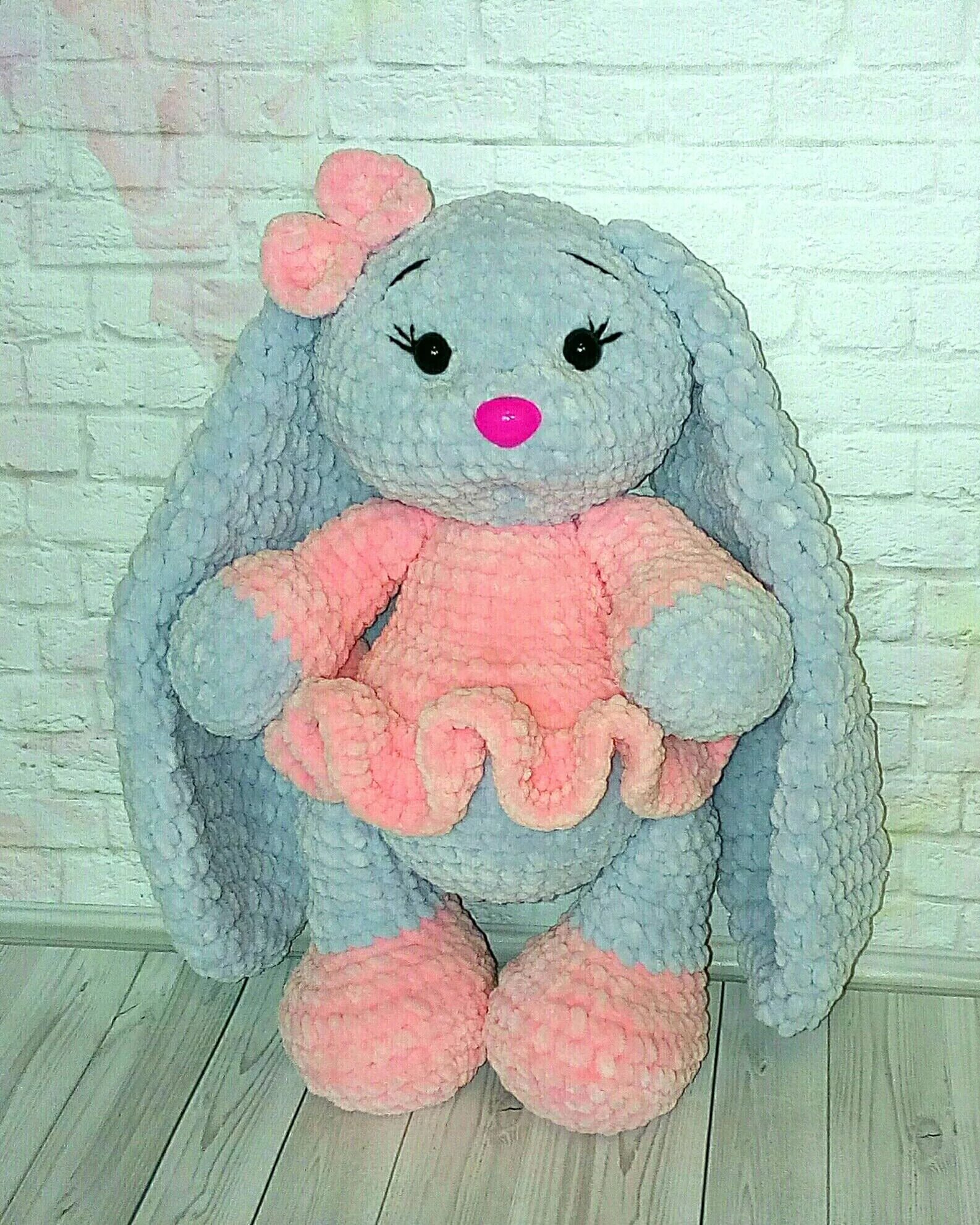 игрушки из плюшевой пряжи. плюшевая пряжа что можно связать крючком. плюшевая пряжа для вязания игрушек. плюшевые игрушки из плюшевой пряжи. зайка из плюшевой пряжи.