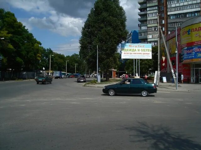 Березка таганрог. Таганрог рынок Березка. Таганрог Москатова. Рынок берёзка Таганрог магазины. Москатова рынок Таганрог.