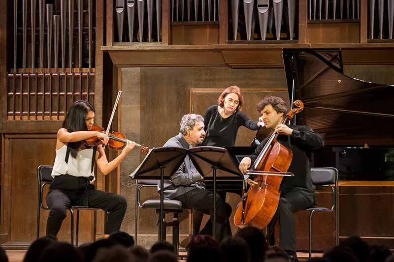 вечер камерной музыки. уолтон композитор фортепианный квартет. екатерина наркевич филармония воронежская. михаил гранов виолончель. чёрный квартет.