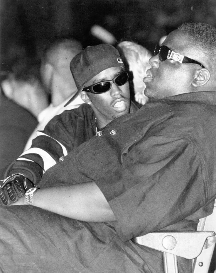 Шон комбс рэпер. Notorious big puff daddy. Пафф дэдди и тупак. P. Пафф дэдди и ноториус.