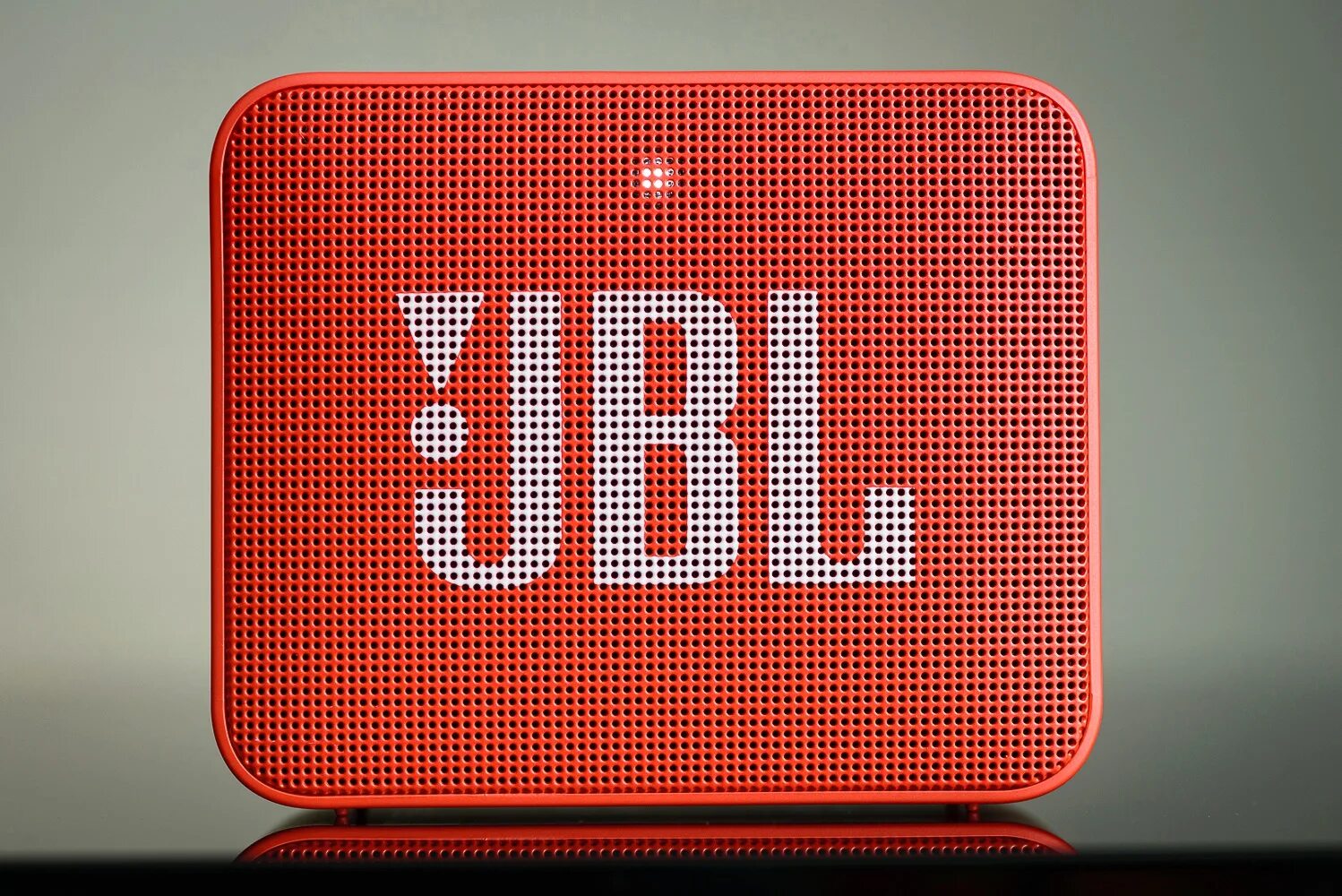 Видишь колонку jbl. Колонка JBL го 2. Колонка JBL go 4. Колонка jbд ПЩ 2 разьемы. JBL go 2 динамик.