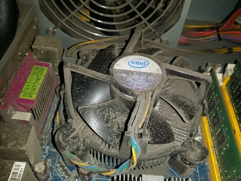 Грязный вентилятор. Грязный кулер для процессора. ASUS CPU Fan Error. Ошибка вентилятора.