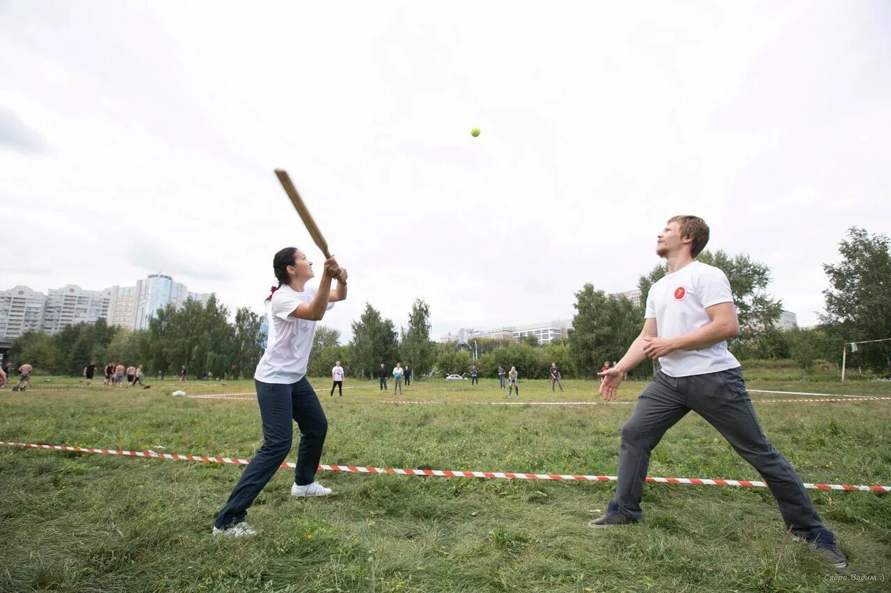 Спортивная лапта. Лапта игра. Русская лапта. Национальные виды спорта лапта.