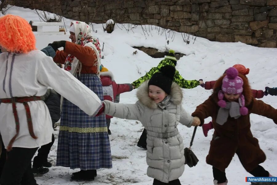 Квест на Масленицу для детей на улице. Масленица в музее. Веселые конкурсы на Масленицу. Квест на Масленицу для детей. Масленичный квест