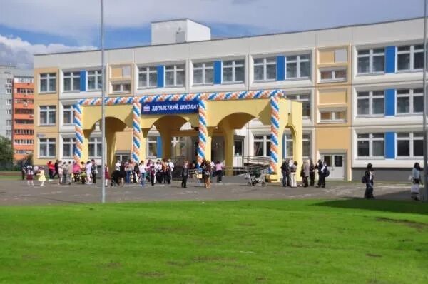 Школа гимназия 16 мытищи. 16 гимназия тюмень 1 корпус. Гимназия 16 тюмень парфенова. 16 гимназия тюмень 2 корпус. Фото гимназии 16 1 корпус.
