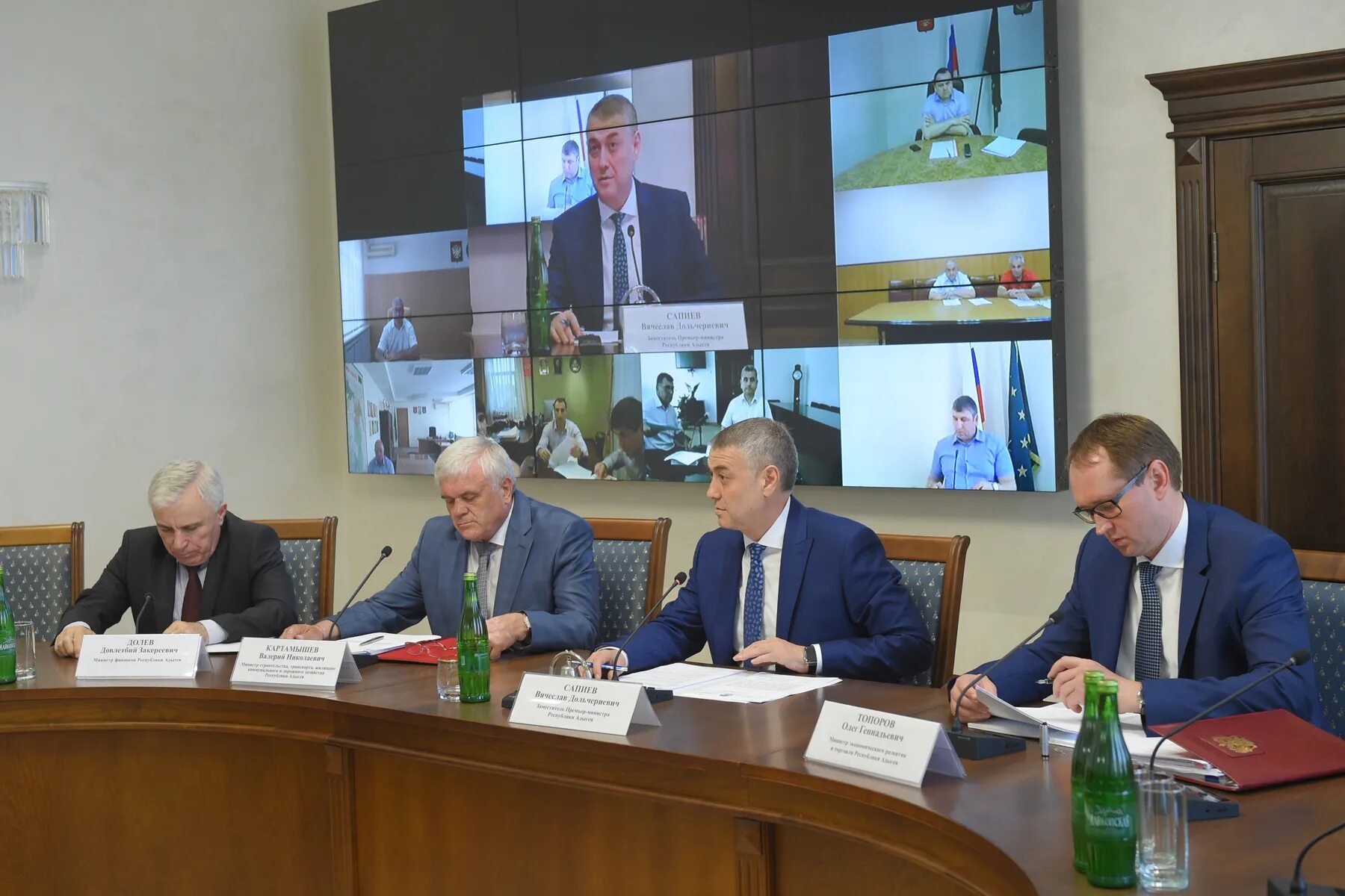 Работа в майкопе. Колл центр адыгея. Магазин маяк майкоп. Работа в майкопе вакансии. Работа в майкопе вакансии.