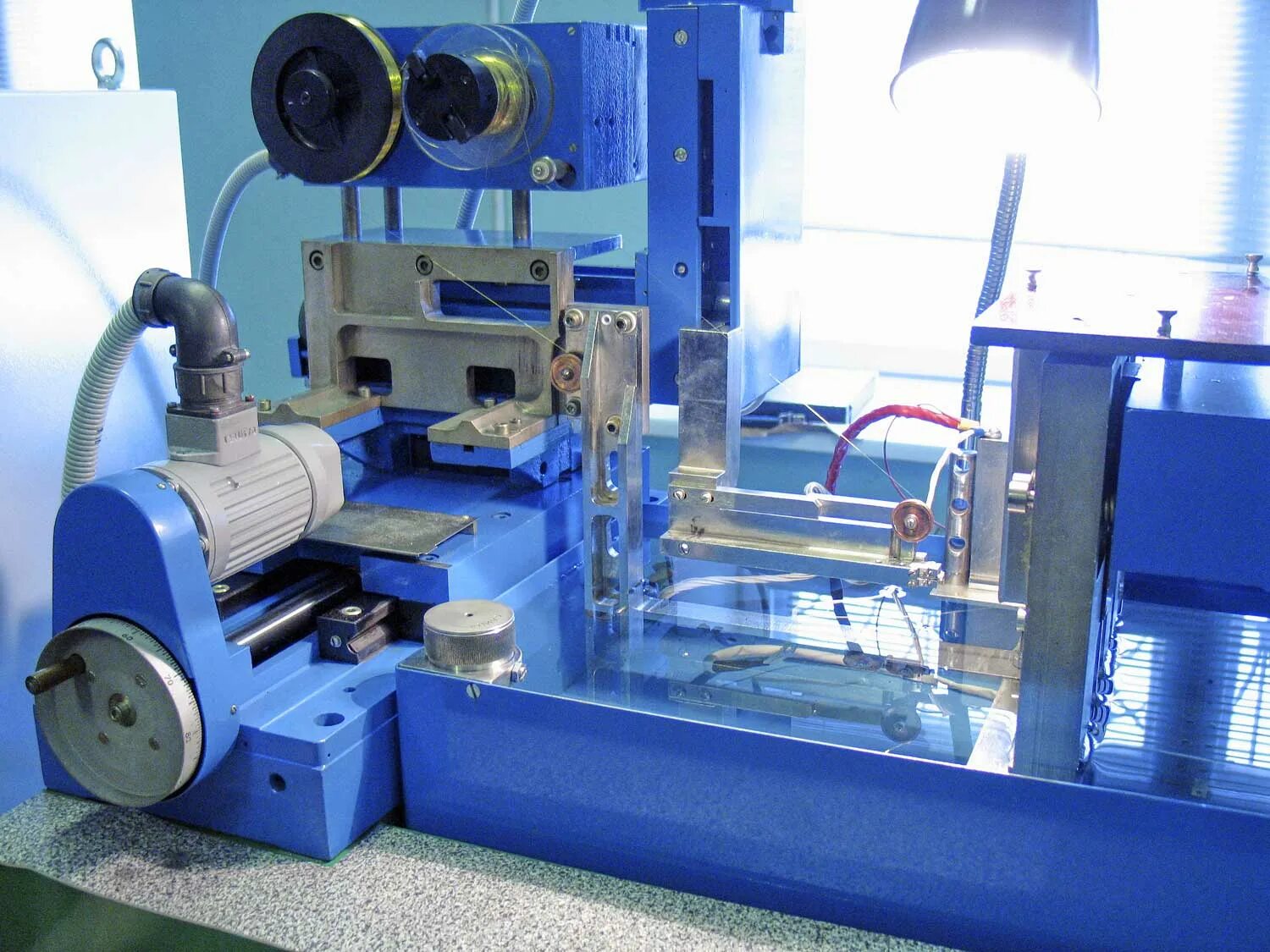 Cnc milling brass станок. Прецизионное производство. Китай завод 798. Molding machine. Белая линия производство.
