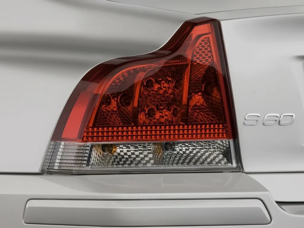 Купить фонарь на вольво. Volvo s40 taillights. Задний фонарь Вольво s60. Задние фонари Volvo s40. Фара задняя Вольво s60.