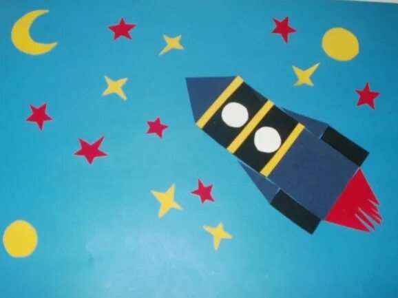 День космонавтики ранний возраст. Аппликация на тему космос. Аппликация ко Дню космонавтики. Аппликации на тему космос для детей. Аппликация космос для детей.