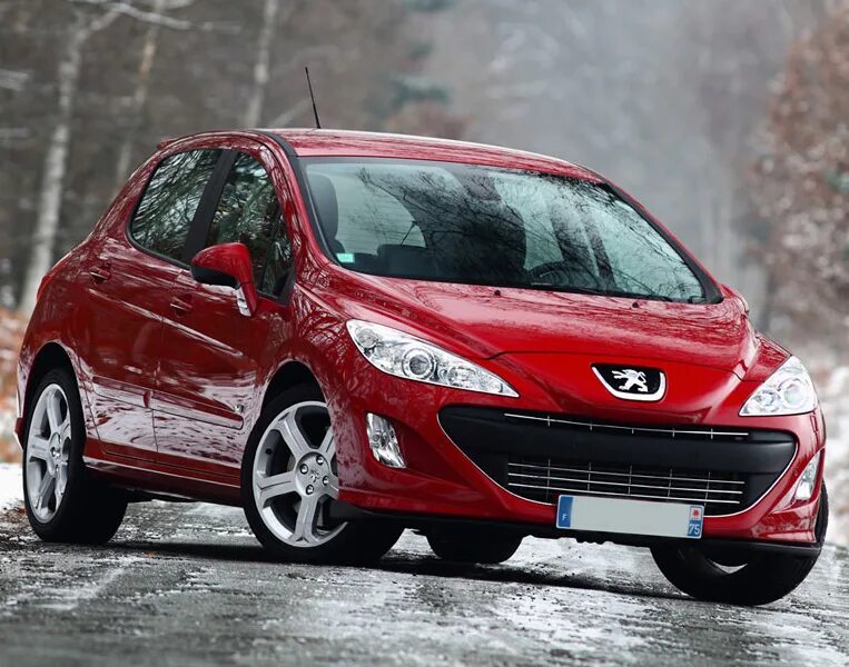 Запуск пежо 308. Peugeot 308 2024. Иммобилайзер пежо 206. Не запускается пежо 308 после мороза. Пежо 308 при запуске двигателя горит oil и масленка.