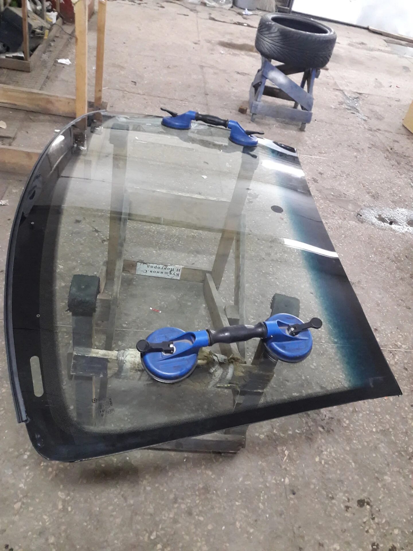 Гольф 4 лобовое стекло. Стекло на гольф 4. Лобовое стекло гольф 2004. Стекло на гольф 4. Лобовое стекло на vw golf 5.