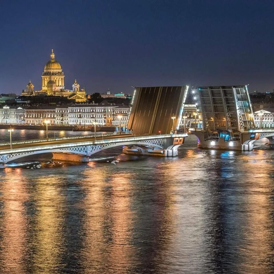 Благовещенский мост в Санкт-Петербурге. Благовещенский мост Питер. Разводной мост в Санкт-Петербурге Благовещенский мост. Развод мостов в Санкт-Петербурге Благовещенский мост.