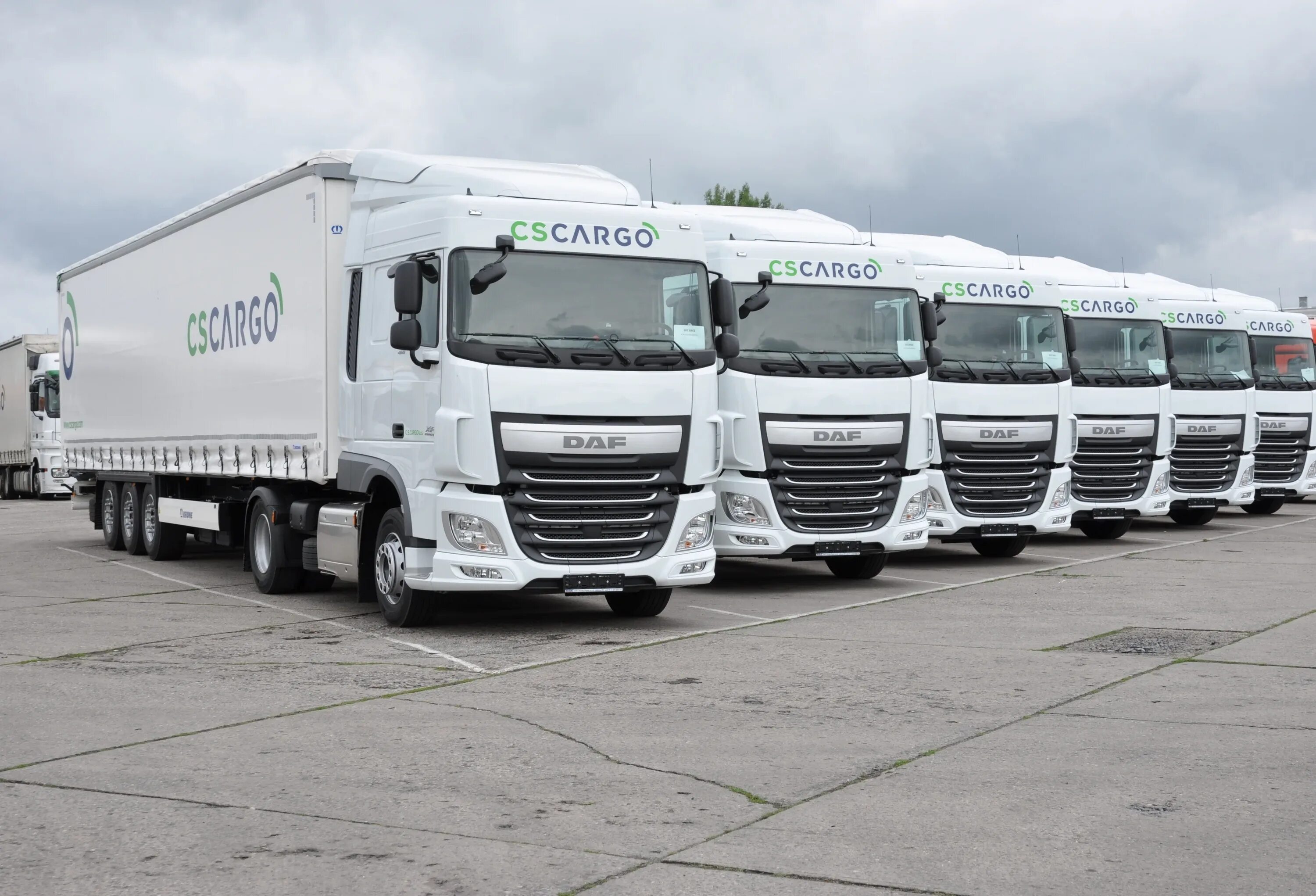 Перевезу в казахстан. Cargo s700. автопарк логистическо. автопарк логистической компании. грузоперевозки казахстан.