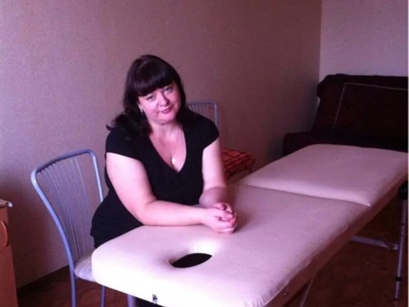 Виктория массаж спб. Массаж город махачкала. Массаж в выборгском районе. Красивая массажистка. Досуг cz таганская алиса 8000.