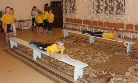 Передвижение по гимнастической скамейке 3 класс