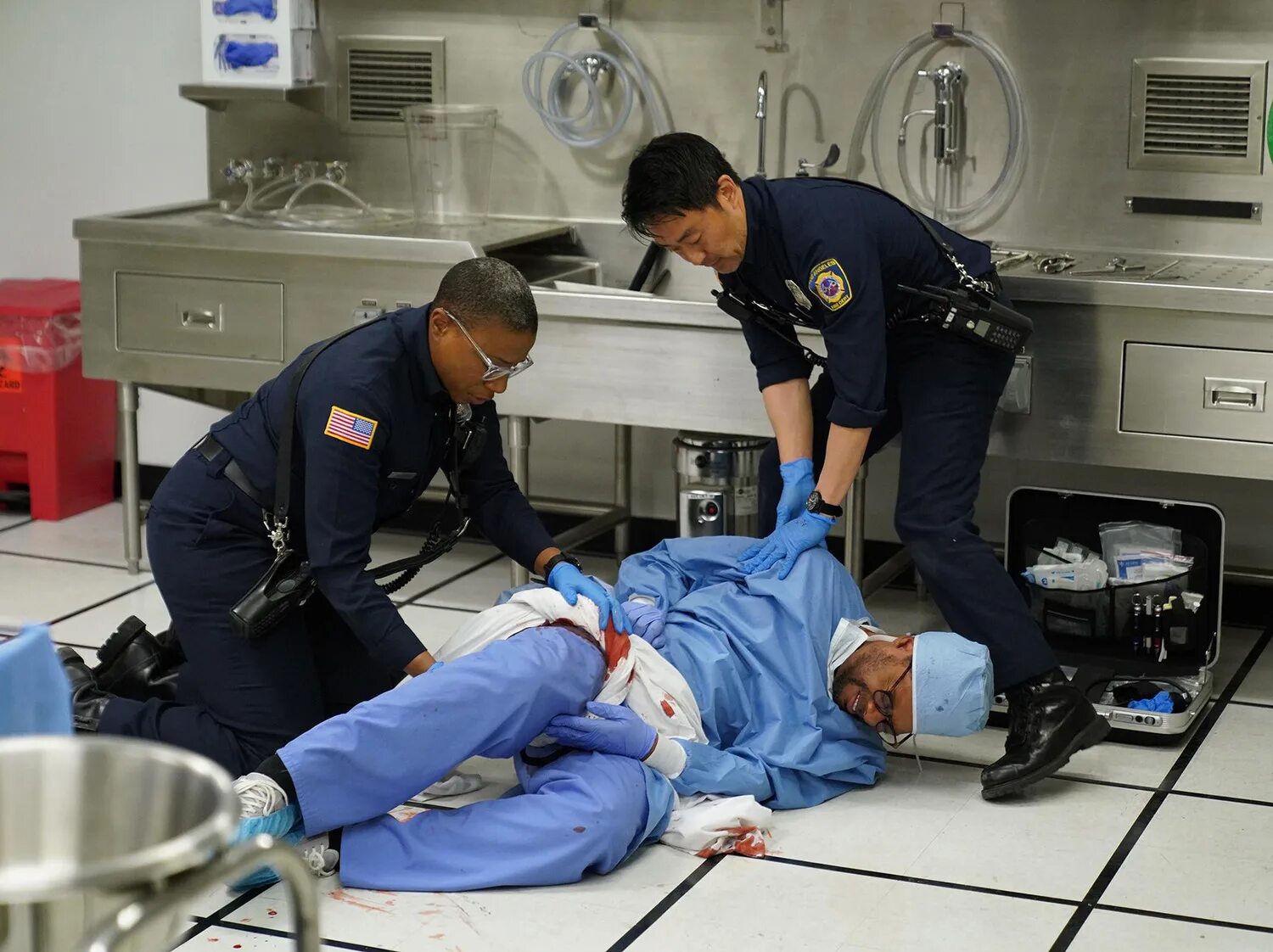 Пожарная служба спасения. Сериал 911 служба спасения карлос. 911 служба спасения лос анджелес 6 сезон. 911 служба спасения сериал с 2018 г. Фф служба спасения любви.