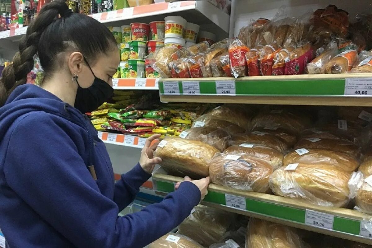 Что будет с ценами в магазинах. Подорожали продукты в магазинах. Много хлеба магазин. Стоимость продуктов вт2000 году. Что будет с ценами в магазинах.