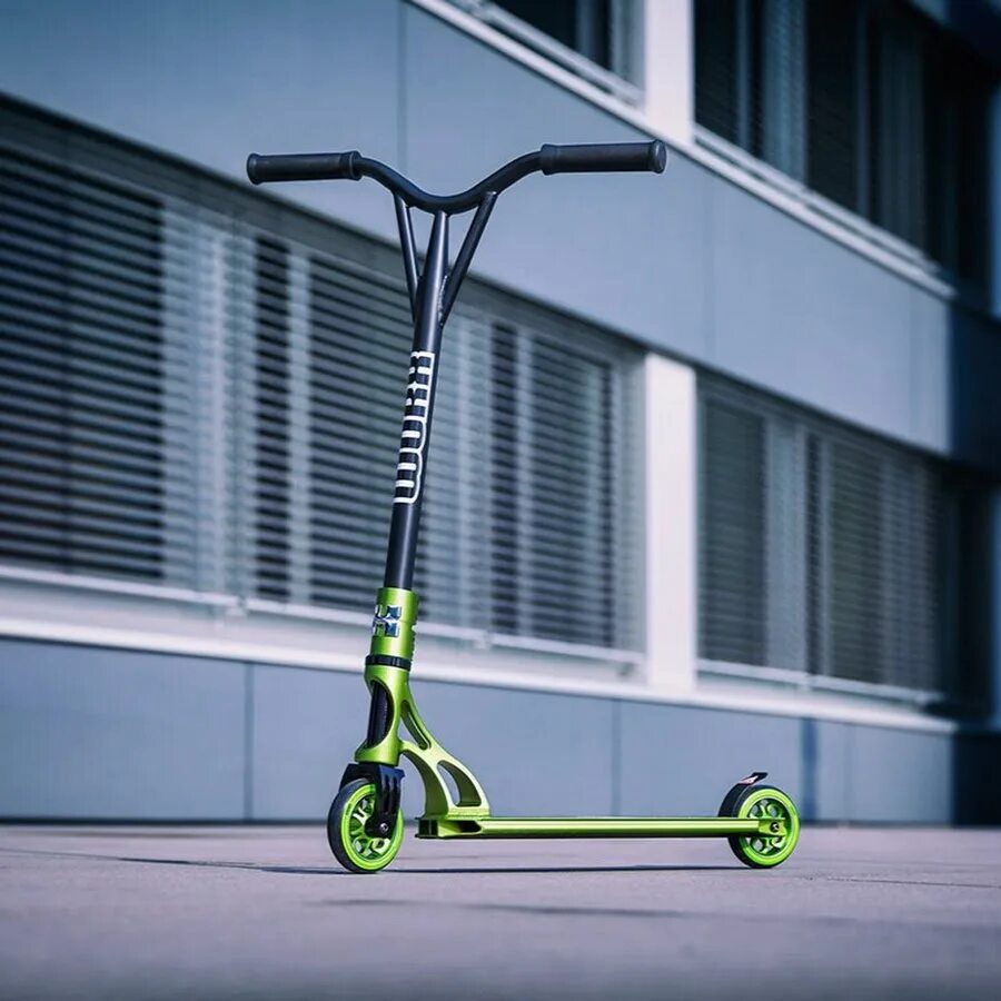 Трюковый самокат тюмень. Трюковой самокат Fine Scooter. Трюковой самокат Fine Scooter Green. Трюковой самокат зеленый Scooter. Трюковой самокат Scooter 5000 зелёный.