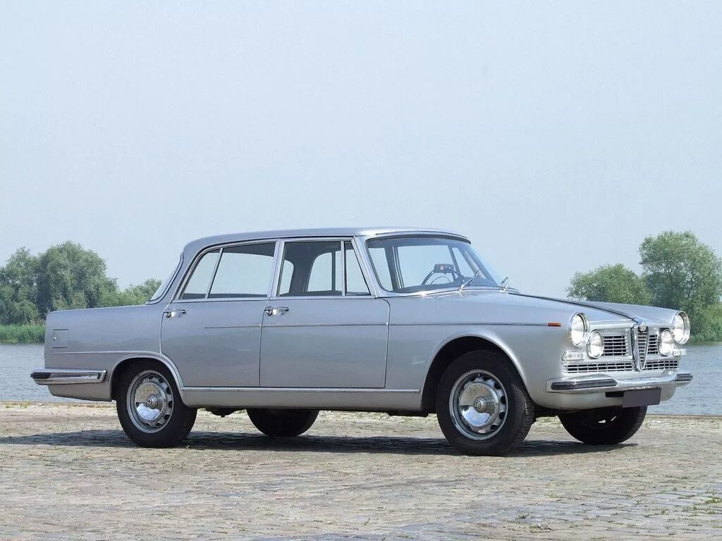 Alfa romeo 2600 sz. Альфа ромео 2600 1962. Автомобиль 2600. Автомобиль 2600. Alfa romeo 2600 zagato.