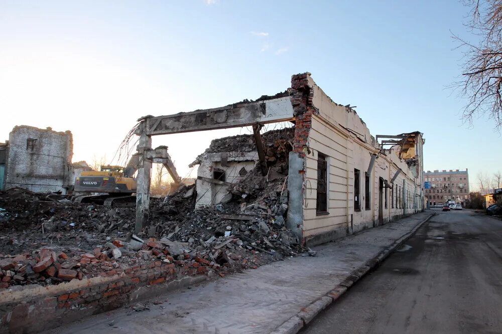 Снос завода климов. Енакиевский цементный завод. Завод зил сносят. Завод зил сейчас. Снос завода.