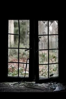 Разбить окно во сне для женщины