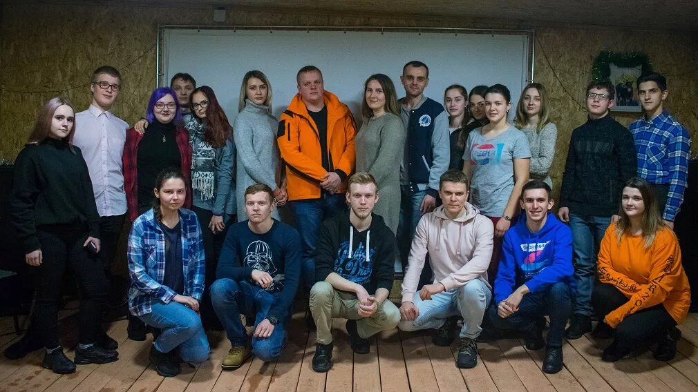 Форум добровольцев в острове. Волонтёры от россии. Волонтеры-медики поколение zож. Гимназия 6 усть джегута. Клуб волонтеров.