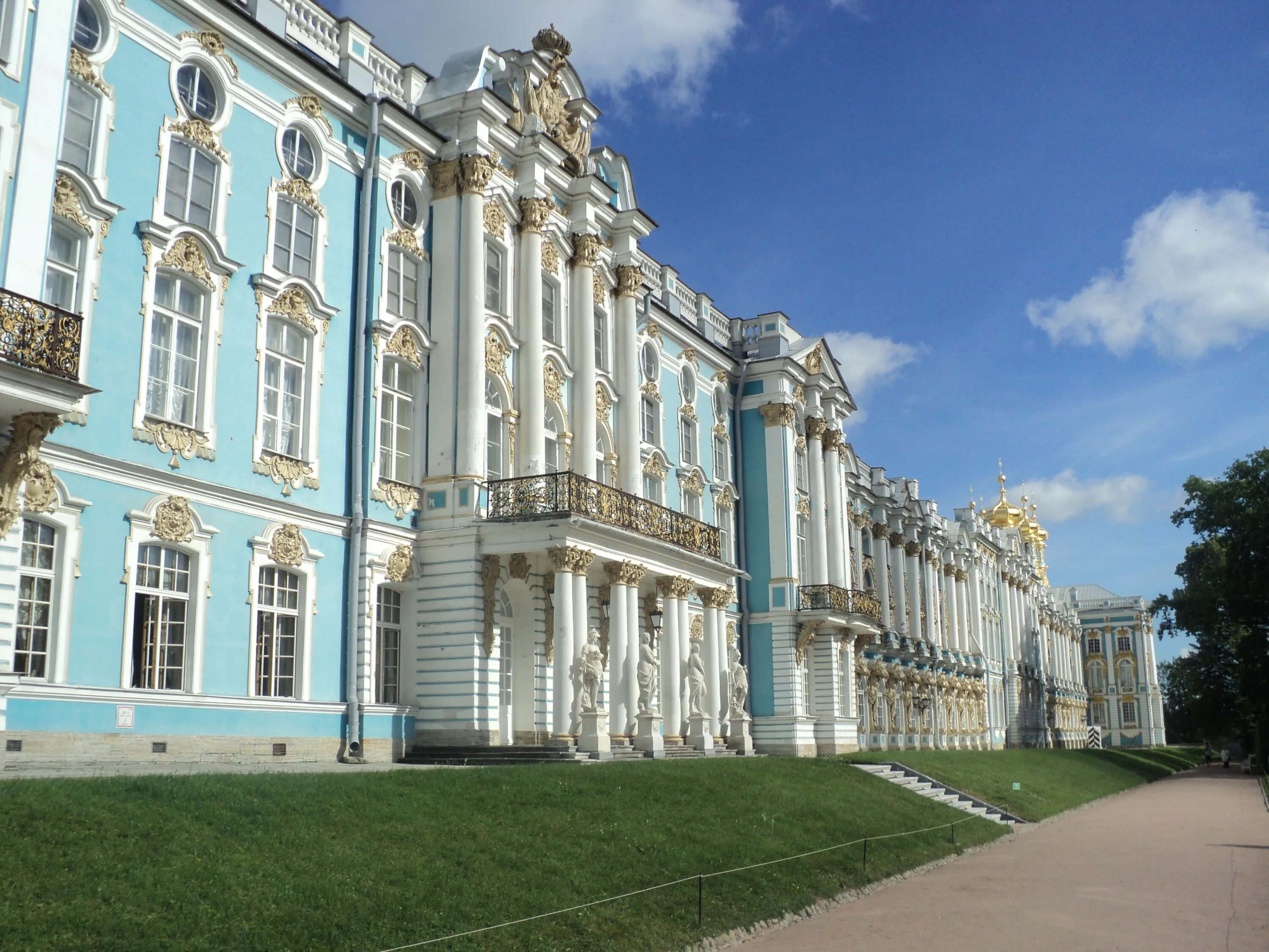 Екатерининский дворец садовая ул 7 пушкин фото. Екатерининский дворец Растрелли. Царское село Санкт-Петербург Екатерининский дворец. Екатерининский дворец в Царском селе. Екатерининский дворец в Царском селе Растрелли.