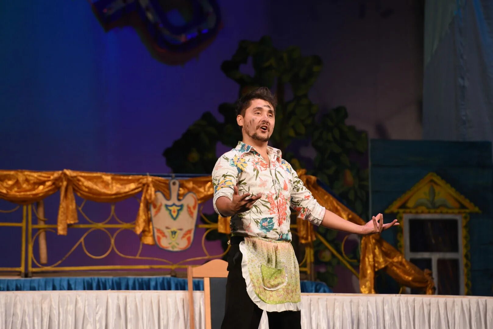 Спектакль женихи по объявлению театр комедии. Ильдар массаров баянист. Татарский свадебный наряд. Сагыну автор. Халикеев наил курбатович фото.