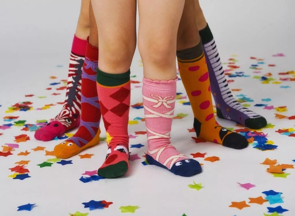 Socks Kids. Fashion Kids в гольфах. Socks группа. Девочки 7 лет foot Socks. Wearing socks