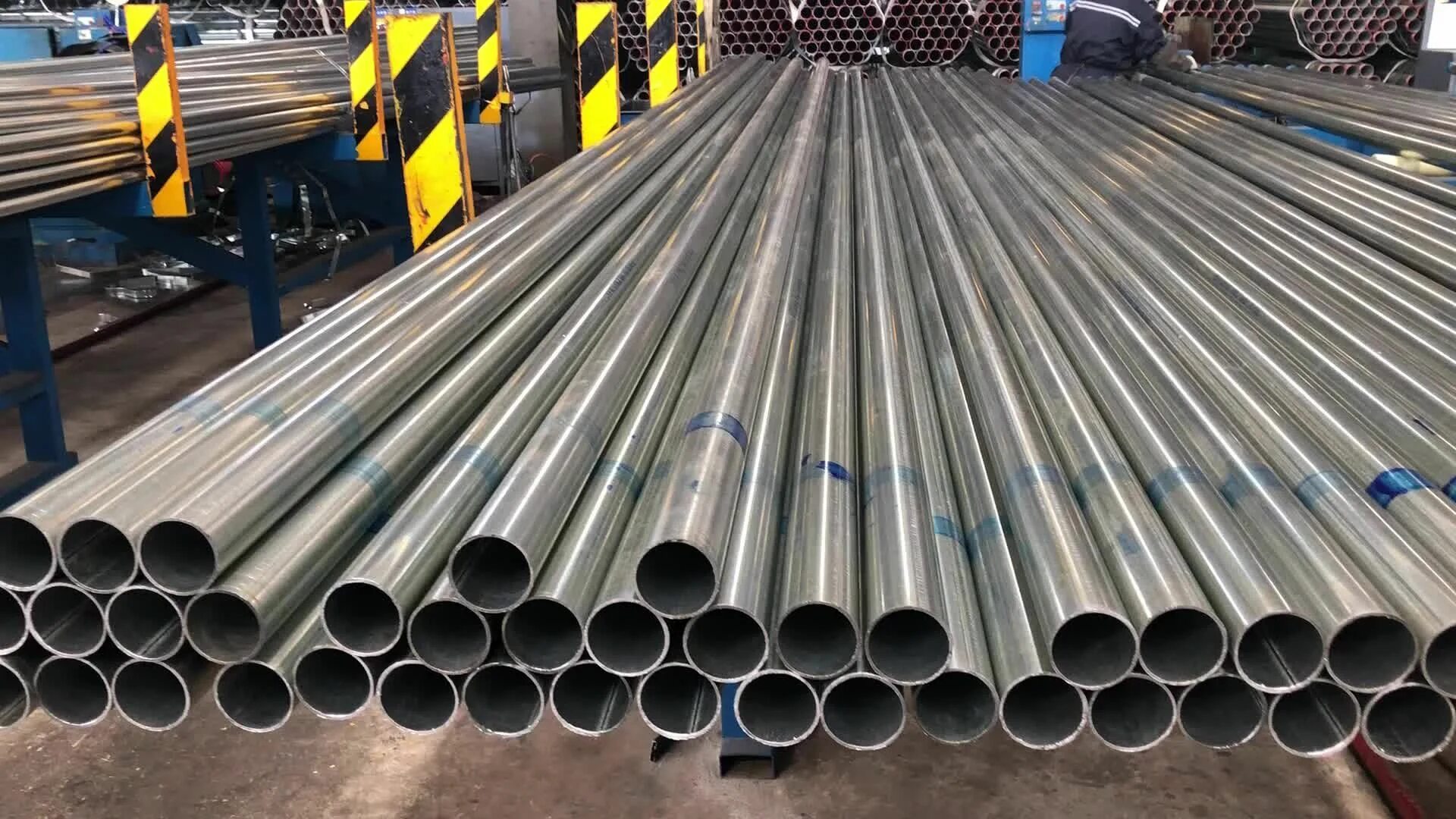 Трубы металлические в новгороде. Galvanized Steel Pipe. Труба 3222327183 Pipe. Труба стальная оцинкованная ф80. Труба 89х3.5.