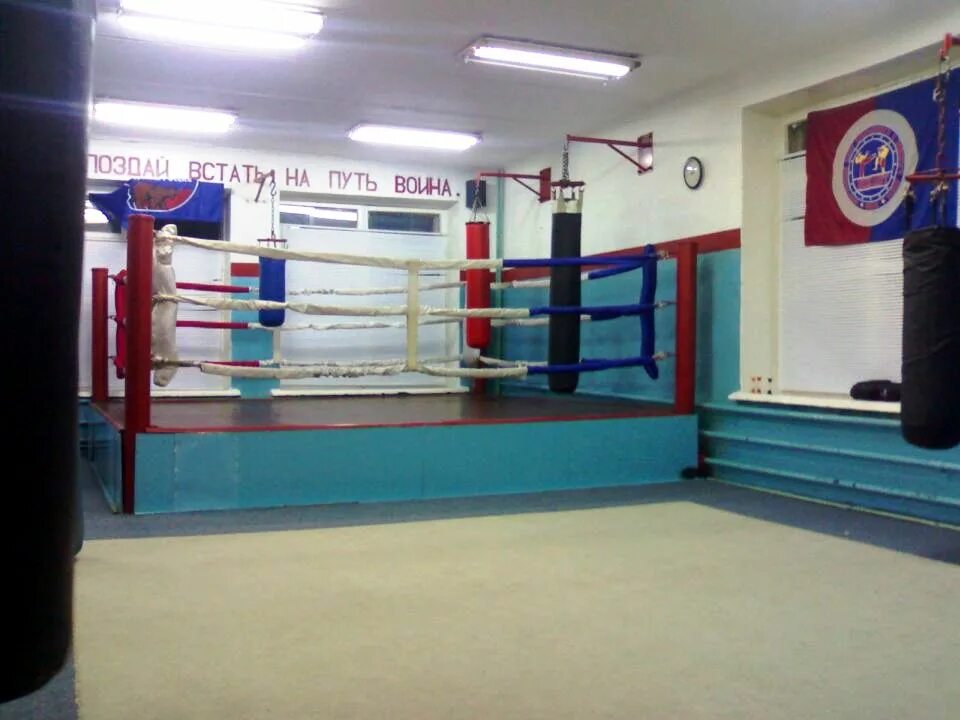 Нокаут омск. Французский бокс сават город омск сибирь. Нокаут омск. Сават тренер герман вячеславович. Клуб кикбоксинга и тайского бокса.