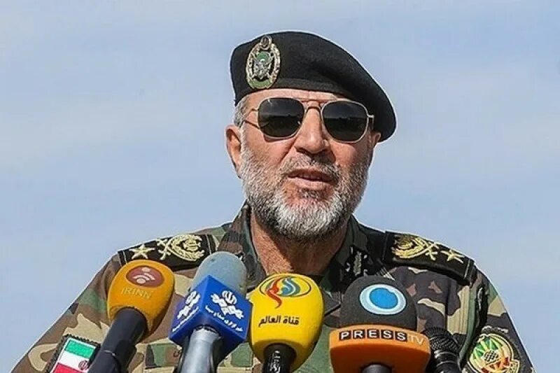 Киомарс Хейдари. Генерал Киюмарс Хейдари, командующий сухопутными войсками Ирана. Ирана Бригадный генерал кийомарс Хейдари.