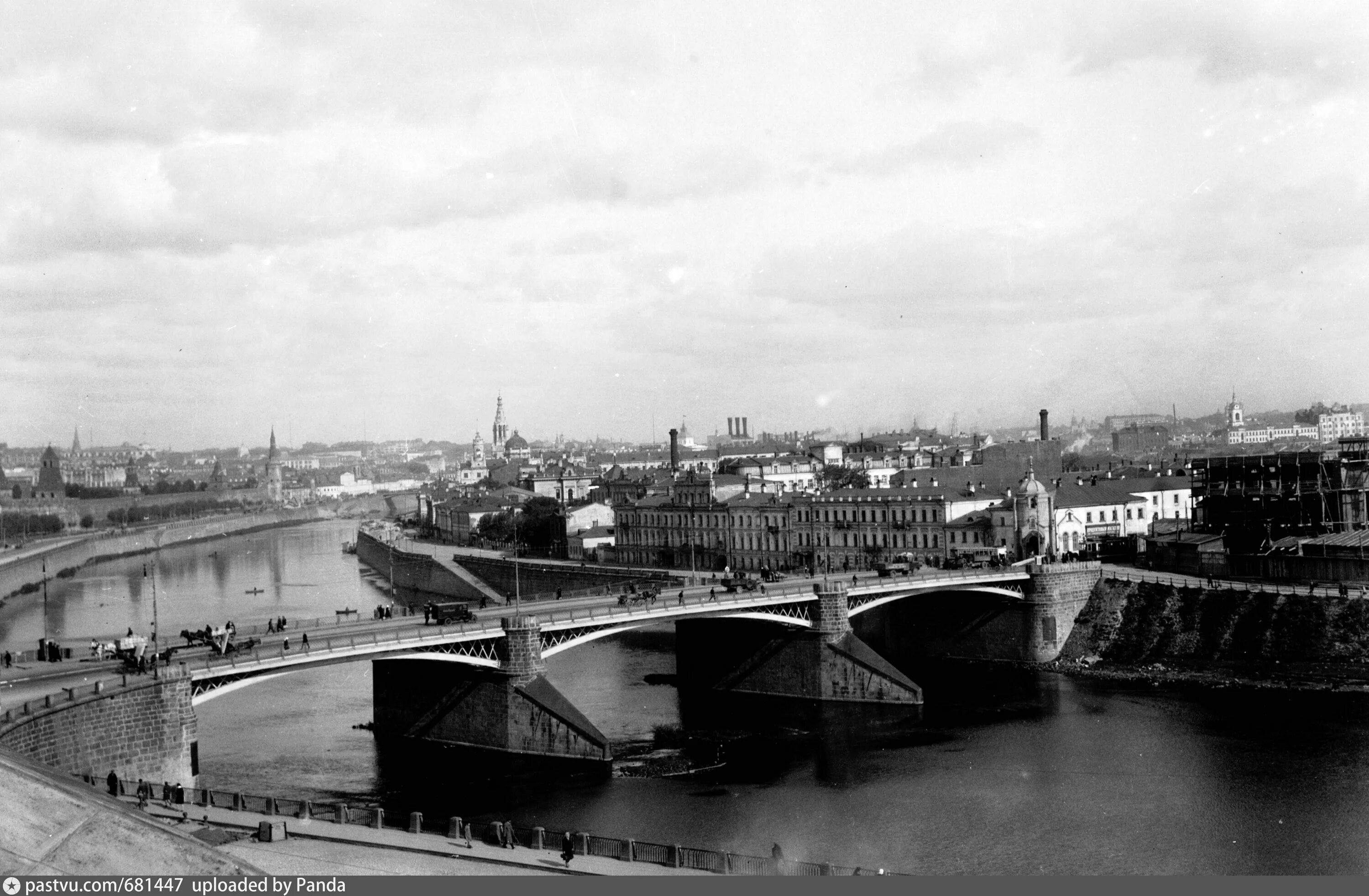Каменный мост история. Большой каменный мост 19 век. Большой каменный мост в Москве 17 века. Большой каменный мост 1938. Москва большой каменный мост 1938.